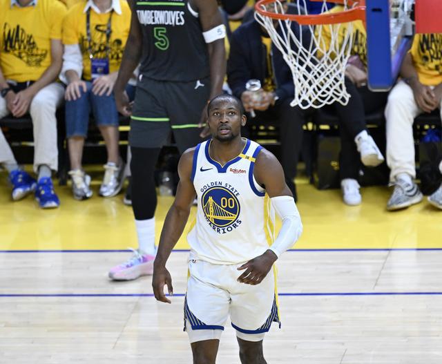 勇记：活塞和国王都被认为是库明加的追求者 认为后者能打首发