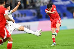 黄金甲体育-陈晋一：与日本队比赛有别样感觉，赛前母亲鼓励我争取进个球